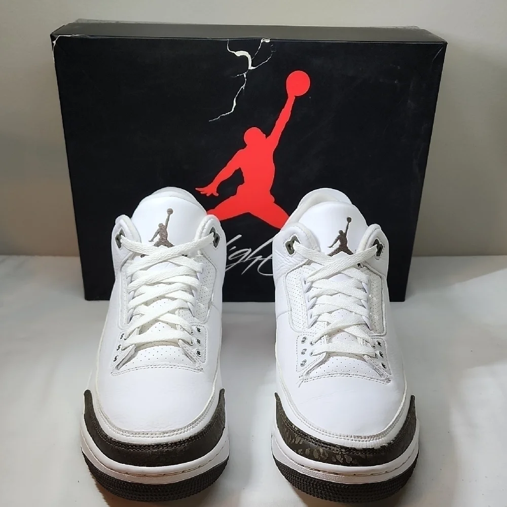 Jordan Retro Sneakers White with Black and Brown Details